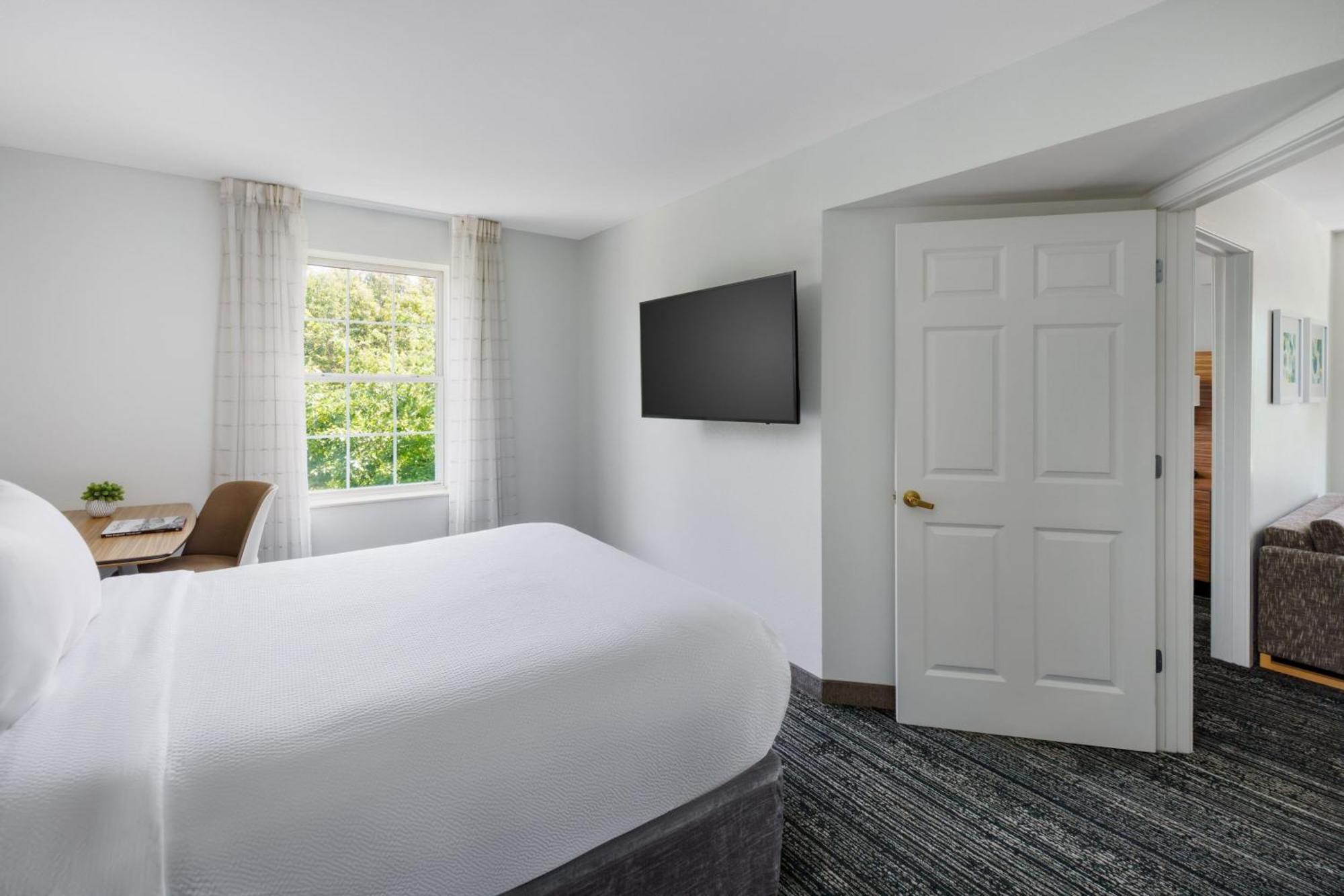 Towneplace Suites Manchester-Boston Regional Airport Екстер'єр фото