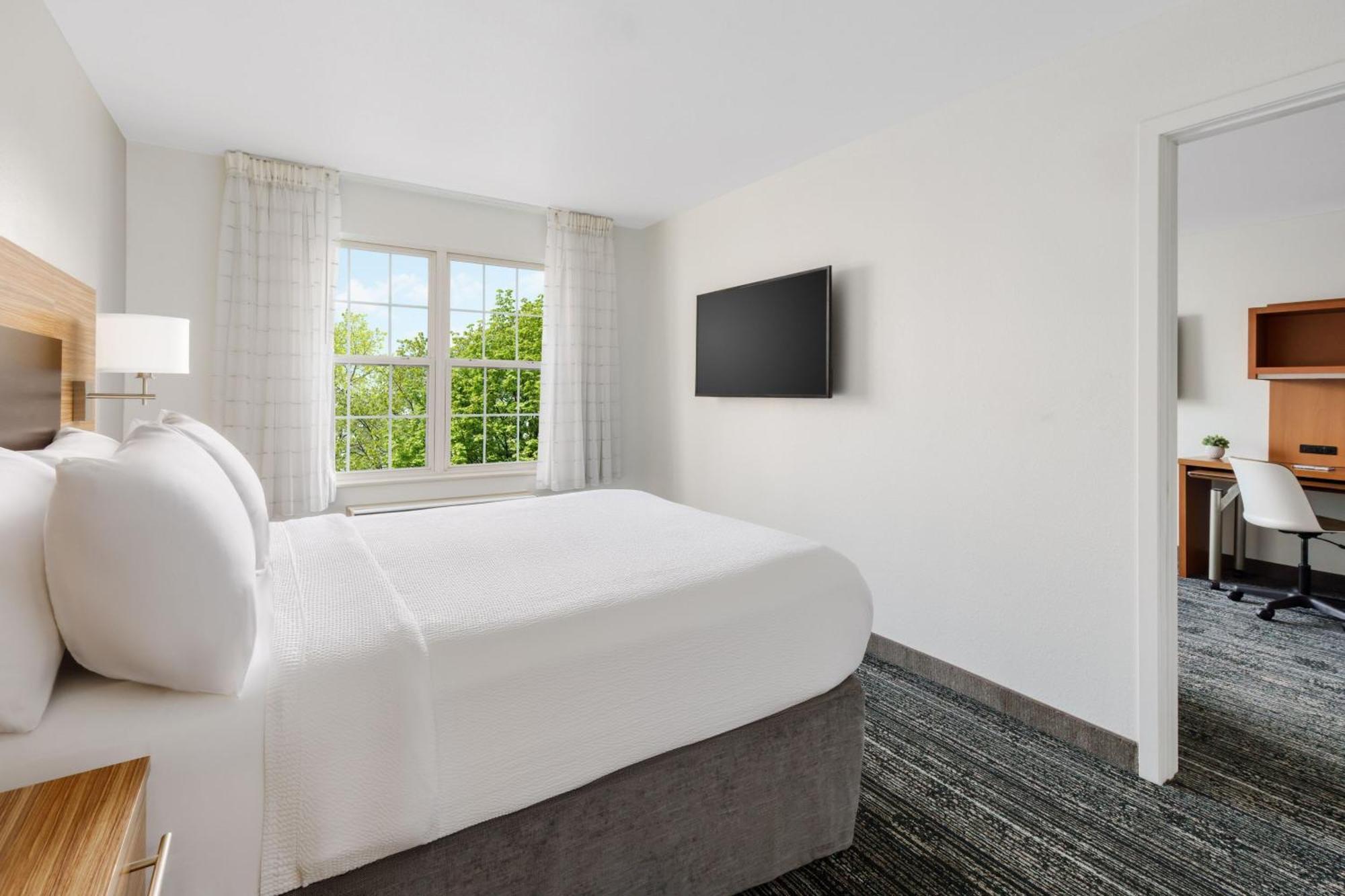 Towneplace Suites Manchester-Boston Regional Airport Екстер'єр фото