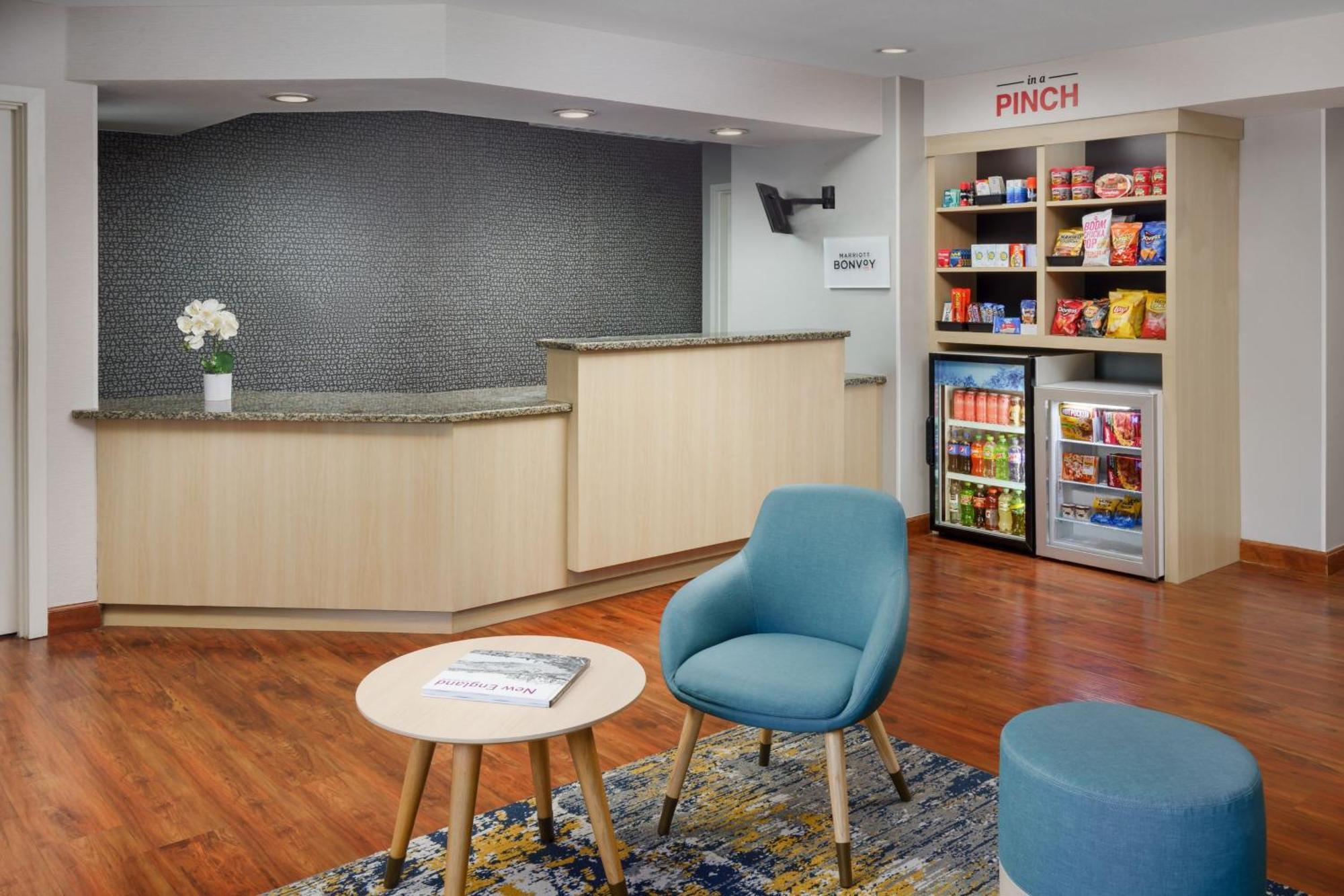 Towneplace Suites Manchester-Boston Regional Airport Екстер'єр фото