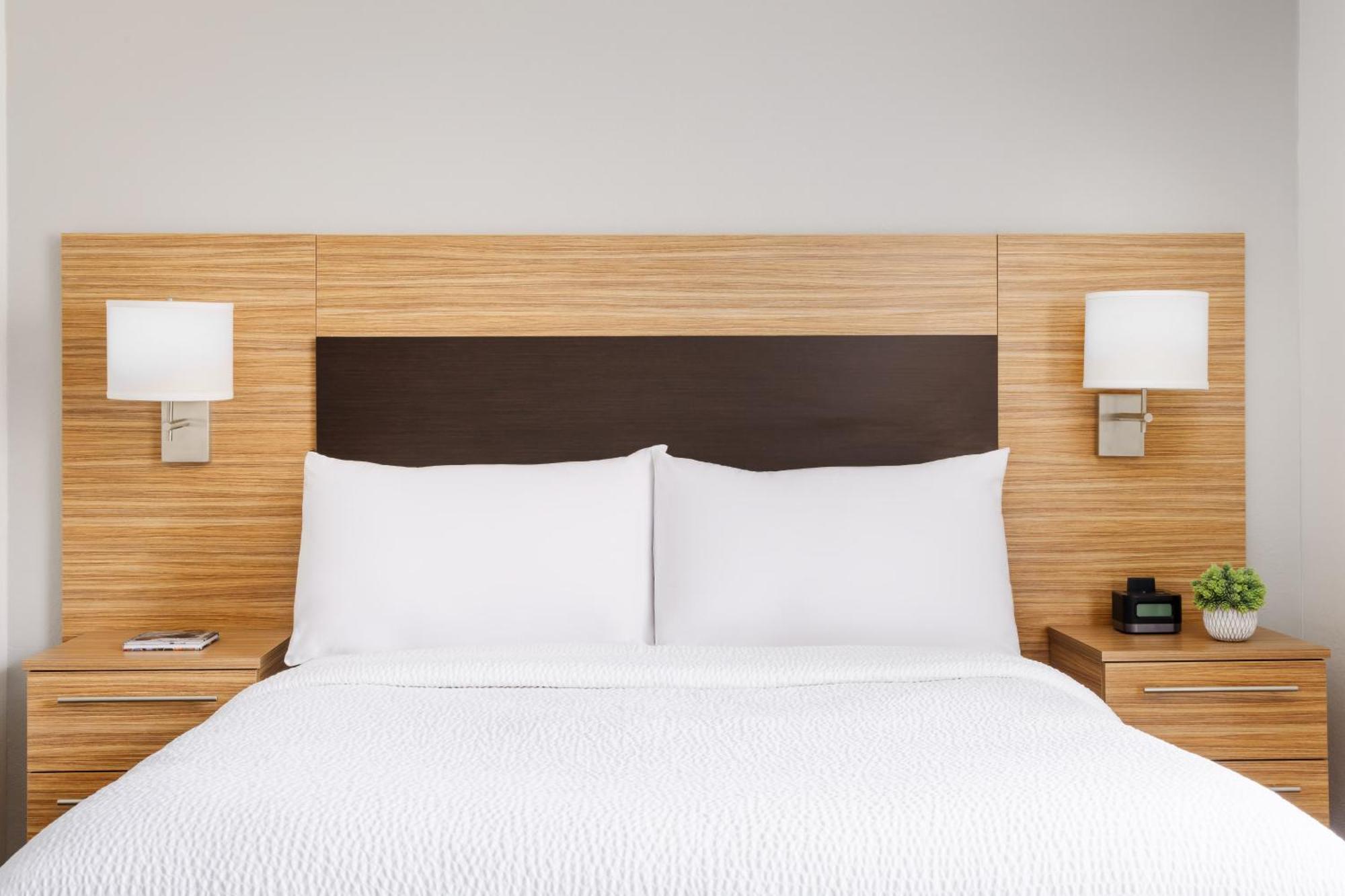 Towneplace Suites Manchester-Boston Regional Airport Екстер'єр фото