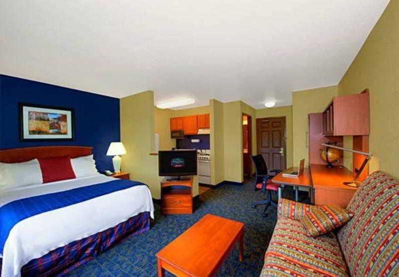 Towneplace Suites Manchester-Boston Regional Airport Екстер'єр фото