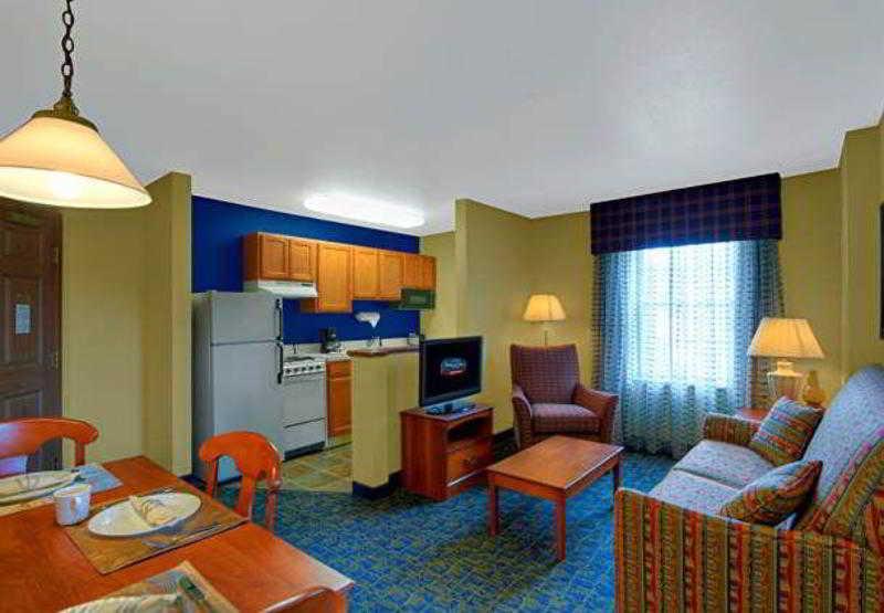 Towneplace Suites Manchester-Boston Regional Airport Екстер'єр фото